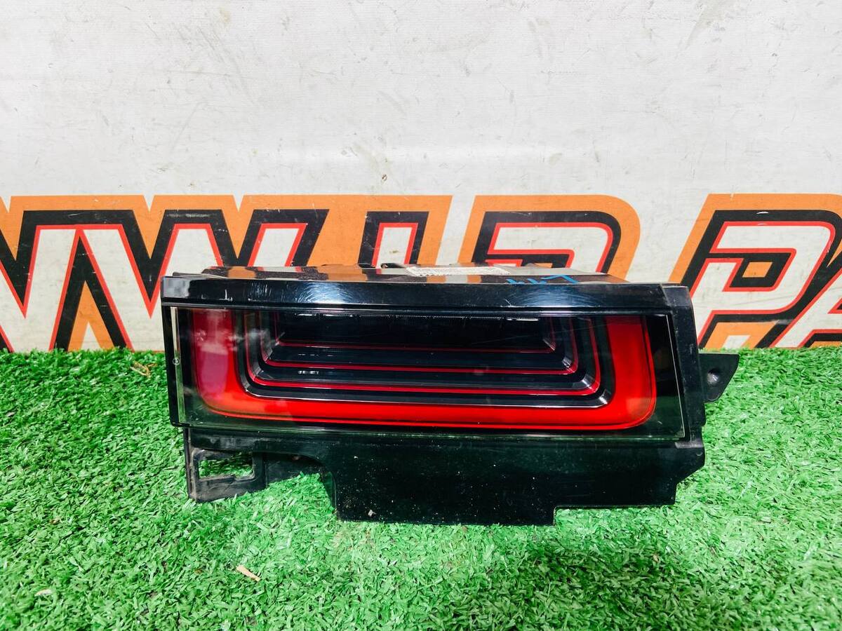 LR128386 Фонарь в крышку багажника левый Range Rover Evoque New L551 (2019-) Б/У
